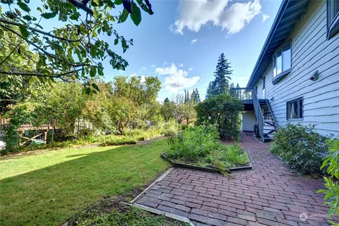 Exterior - 8931 Cascadia Ave, Everett, WA 98208 photo 4 of 8