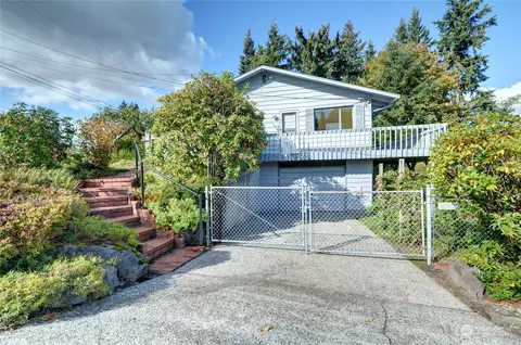 Exterior - 8931 Cascadia Ave, Everett, WA 98208 photo 2 of 8