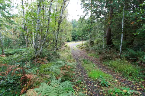 211 N Hamma Ridge Dr, Lilliwaup, WA 98555