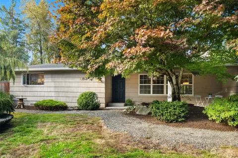 2330 NE 191st St, Lake Forest Park, WA 98155