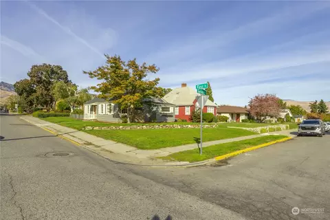904 First St, Wenatchee, WA 98801