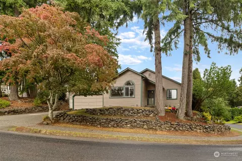236 NE Watson Ct, Bremerton, WA 98311