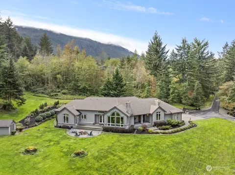 16460 Uplands Way SE, North Bend, WA 98045