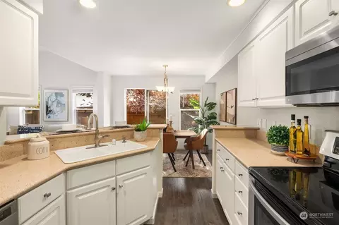 Kitchen - 18710 20th Ave SE, Bothell, WA 98012 photo 4 of 6