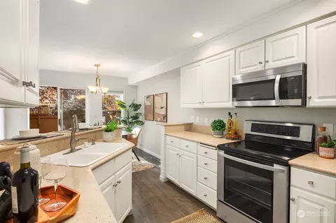 Kitchen - 18710 20th Ave SE, Bothell, WA 98012 photo 3 of 6