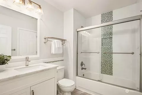 Bath - 18710 20th Ave SE, Bothell, WA 98012 photo 3 of 3