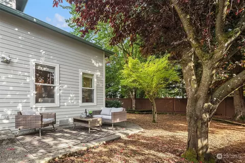 Exterior - 18710 20th Ave SE, Bothell, WA 98012 photo 8 of 9