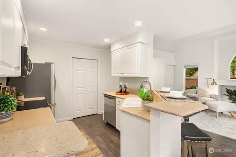 Kitchen - 18710 20th Ave SE, Bothell, WA 98012 photo 2 of 6