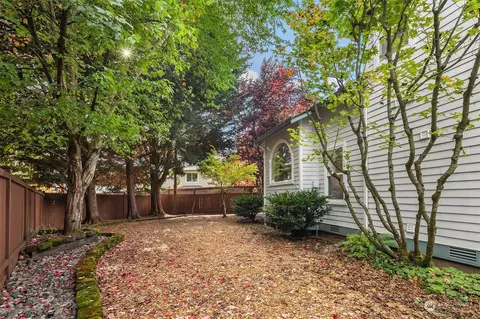 Exterior - 18710 20th Ave SE, Bothell, WA 98012 photo 5 of 9