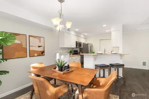 Dining - 18710 20th Ave SE, Bothell, WA 98012 photo 3 of 4