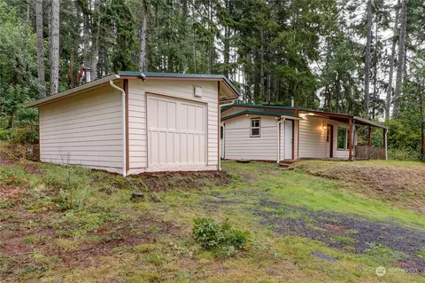 564 NE Gladwin Rd, Belfair, WA 98528