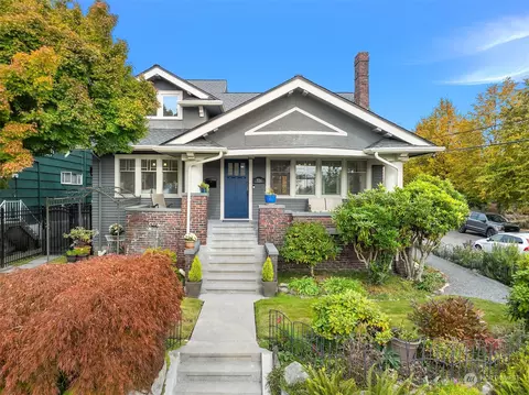 726 N 47th St, Seattle, WA 98103