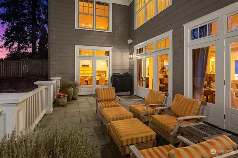 Exterior - 609 34th Ave E, Seattle, WA 98112 photo 3 of 7