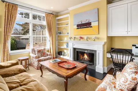Living - 609 34th Ave E, Seattle, WA 98112 photo 5 of 5