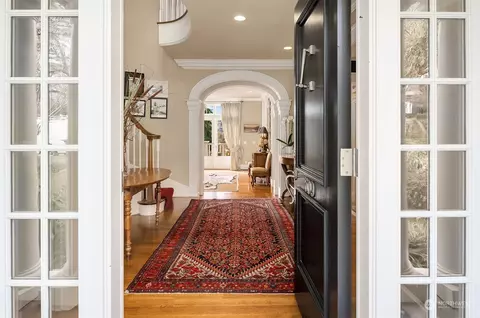 Entry Way - 609 34th Ave E, Seattle, WA 98112 photo 1 of 2