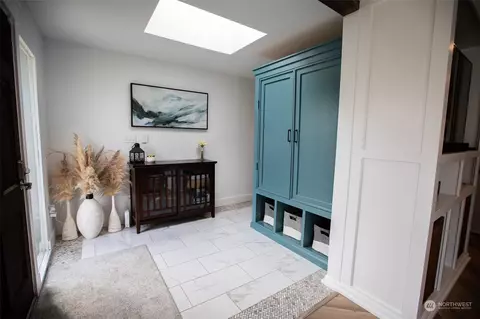 Entry Way - 1332 Berkeley Ave, Fircrest, WA 98466 photo 2 of 2
