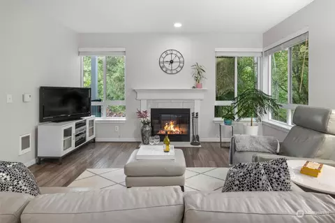 3924 243rd Pl SE #G-301, Bothell, WA 98021