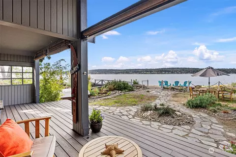 66 Pt Fosdick Dr NW, Gig Harbor, WA 98335