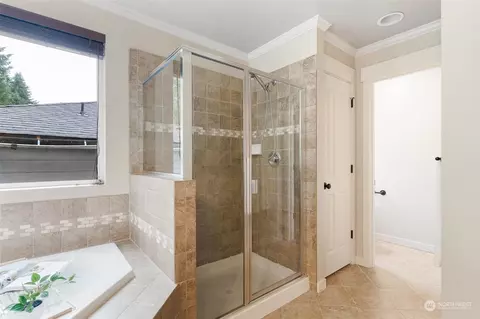 Bath - 22907 36th Dr SE, Bothell, WA 98021 photo 4 of 6