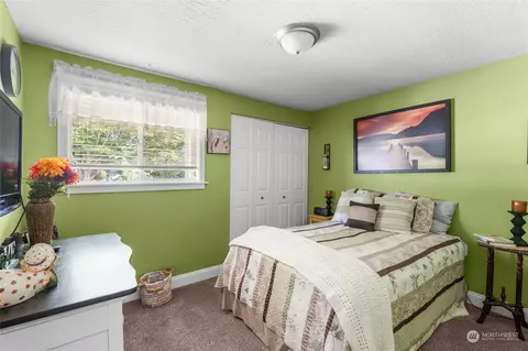 Bedroom - 3903 Pine St, Longview, WA 98632 photo 4 of 9