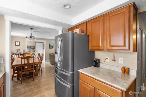 Kitchen - 3903 Pine St, Longview, WA 98632 photo 1 of 4