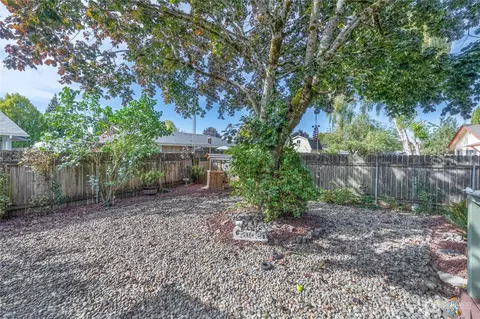 Exterior - 3903 Pine St, Longview, WA 98632 photo 3 of 10
