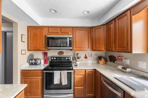 Kitchen - 3903 Pine St, Longview, WA 98632 photo 3 of 4