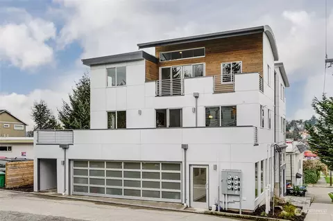 2110 W Dravus St, Seattle, WA 98199