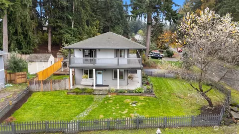 5303 191st Avenue Ct E, Lake Tapps, WA 98391