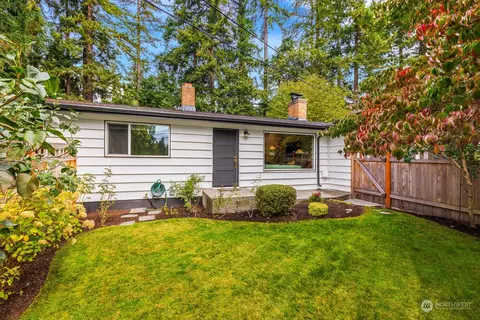 9715 238th St SW, Edmonds, WA 98020