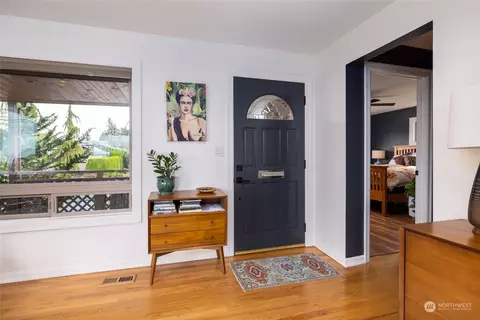 Entry Way - 3320 Kromer Ave, Everett, WA 98201 photo 1 of 1