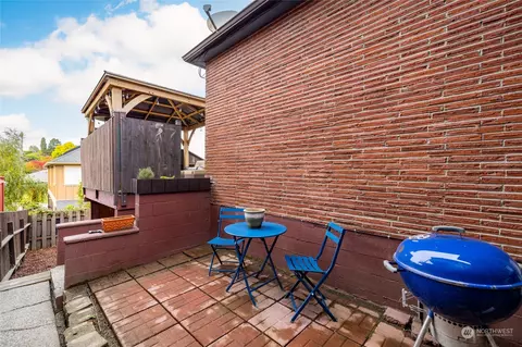 Exterior - 3320 Kromer Ave, Everett, WA 98201 photo 6 of 8
