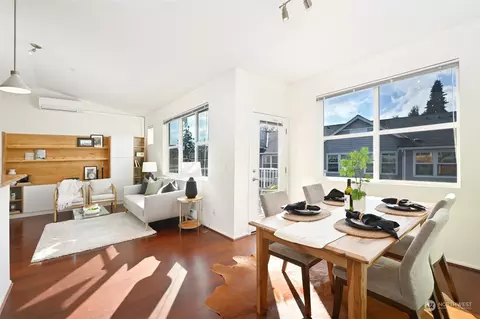 2970 SW Raymond St #302, Seattle, WA 98126