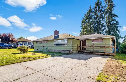 Exterior - 2416 6th St, Everett, WA 98201 photo 3 of 10
