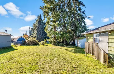 Exterior - 2416 6th St, Everett, WA 98201 photo 8 of 10