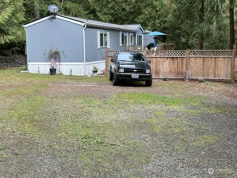 41 E Forest Dr, Belfair, WA 98528