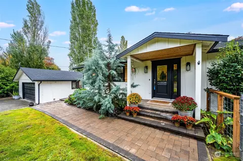 12526 32nd St E, Edgewood, WA 98372