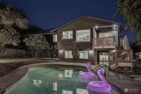 10625 Durland Ave NE, Seattle, WA 98125