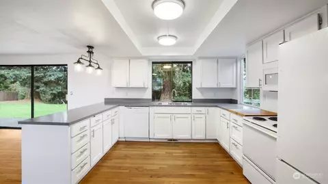 Kitchen - 23735 SE 471 St, Enumclaw, WA 98022 photo 3 of 3