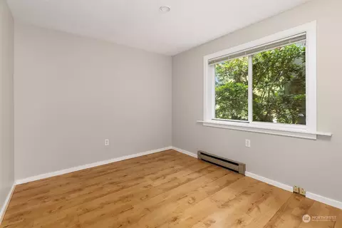 Bedroom - 17841 24th Pl NE, Shoreline, WA 98155 photo 2 of 5