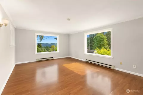Living - 17841 24th Pl NE, Shoreline, WA 98155 photo 4 of 4