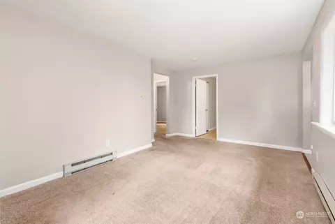 Living - 17841 24th Pl NE, Shoreline, WA 98155 photo 2 of 4
