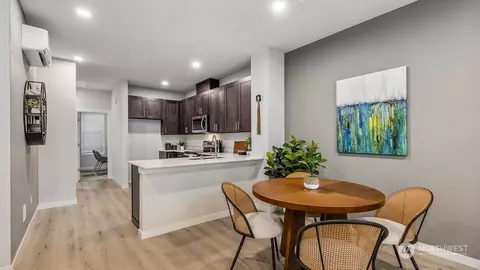 Dining - 9916 18th Ave W #E, Everett, WA 98204 photo 1 of 2