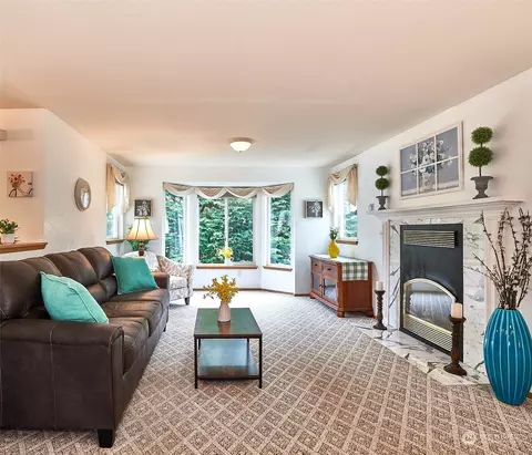 20617 28th Ave W #D4, Lynnwood, WA 98036