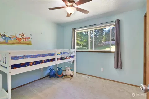 Bedroom - 8620 Shadow Wood Dr, Everett, WA 98208 photo 3 of 4