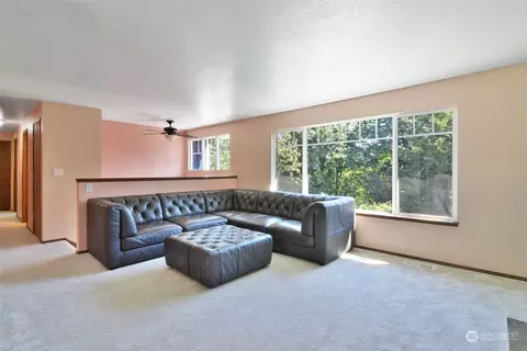 Living - 8620 Shadow Wood Dr, Everett, WA 98208 photo 2 of 4