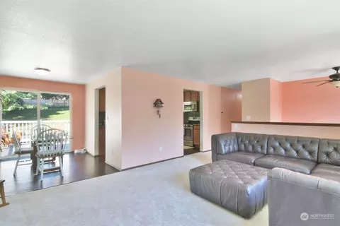 Living - 8620 Shadow Wood Dr, Everett, WA 98208 photo 3 of 4