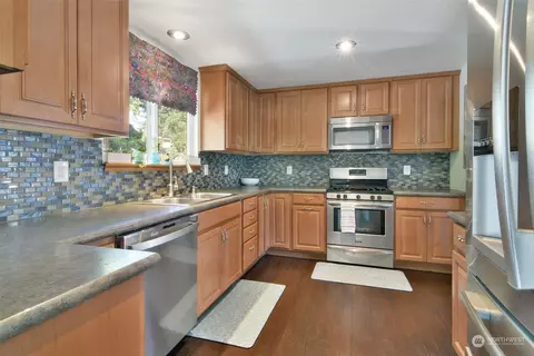 Kitchen - 8620 Shadow Wood Dr, Everett, WA 98208 photo 1 of 3
