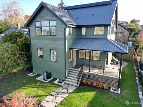 2806 30th Ave W, Seattle, WA 98199