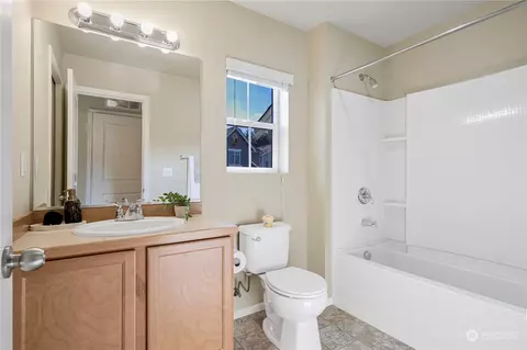 Bath - 3811 183rd Pl SE, Bothell, WA 98012 photo 3 of 3
